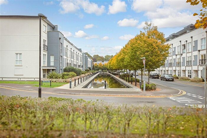 1 Bedroom Flat For Sale In Thornton Side, Redhill, Surrey, RH1