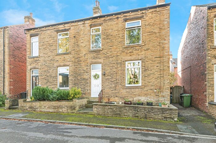 3 Bedroom Semi-Detached House For Sale In Princes Street, Heckmondwike, WF16