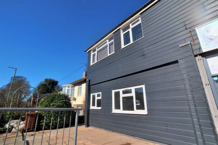 2 Bedroom Flat To Rent In Grove Road, Hitchin, SG4
