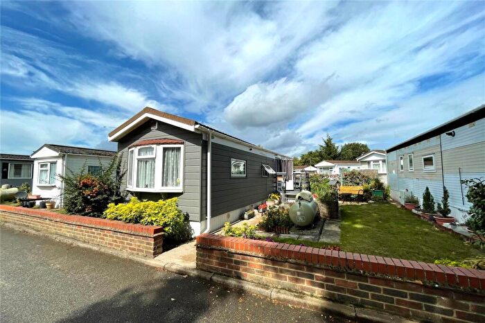 1 Bedroom Mobile Home For Sale In Grove Farm Park, Mytchett Road, Mytchett, Camberley, GU16