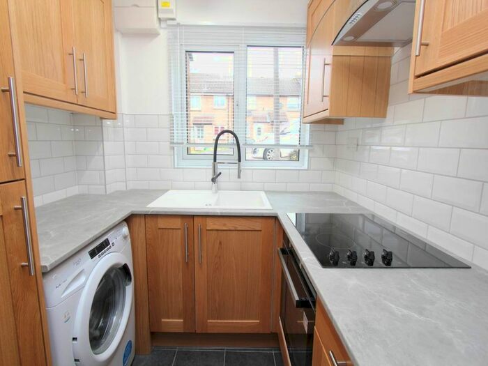 1 Bedroom Property To Rent In Murlande Way, Rhoose, Vale Of Glamorgan, CF62