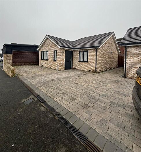 2 Bedroom Detached Bungalow To Rent In Lancaster Road, Rayleigh, SS6