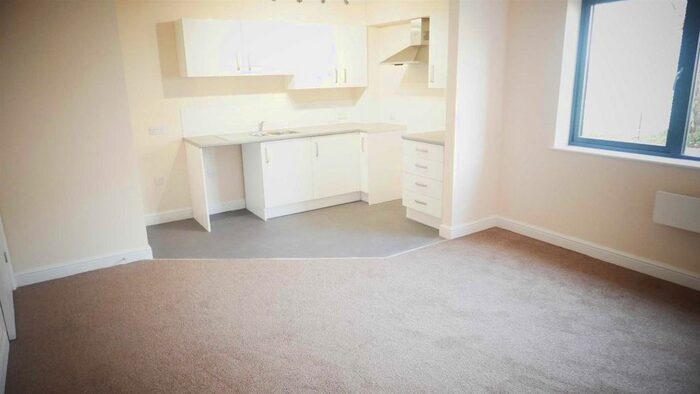 1 Bedroom Flat To Rent In Ednam Road, Dudley, DY1