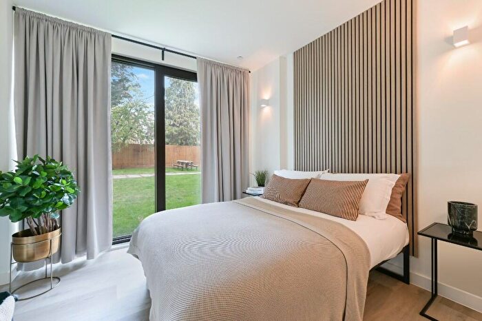 Studio To Rent In Greenhill Way, Harrow, Middlesex, HA1