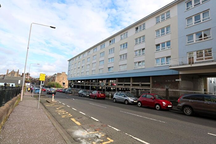 3 Bedroom Maisonette To Rent In Pollokshaws Road, Glasgow, Glasgow, G41