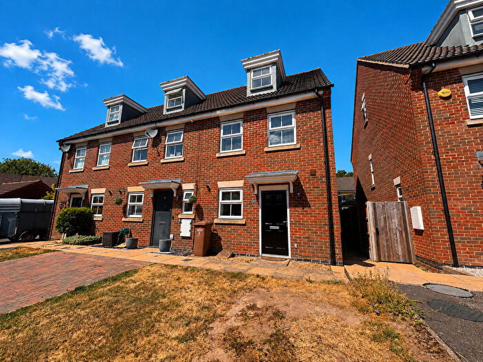 3 Bedroom End Of Terrace House To Rent In Gaylor Way, SG1