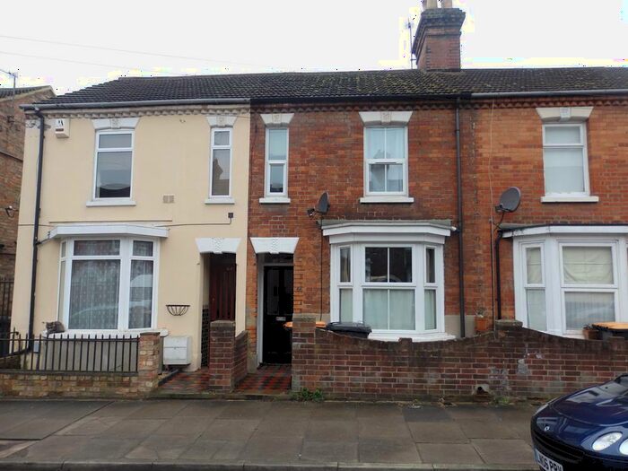 2 Bedroom Terraced House To Rent In Salisbury Street, Bedford, MK41