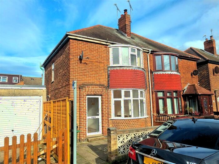 3 Bedroom House To Rent In Cartwright Street, Loughborough, LE11