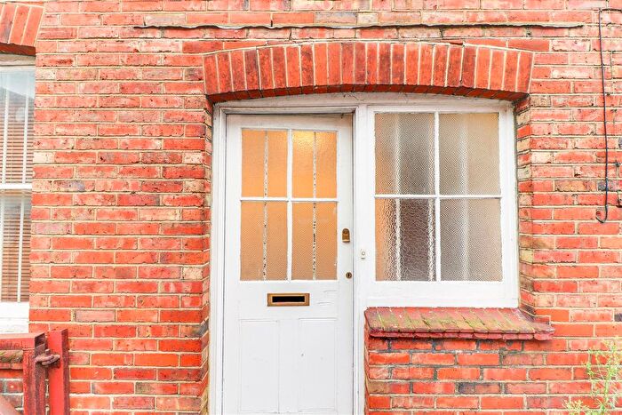 2 Bedroom Property To Rent In Woodbridge Road, Guildford, GU1