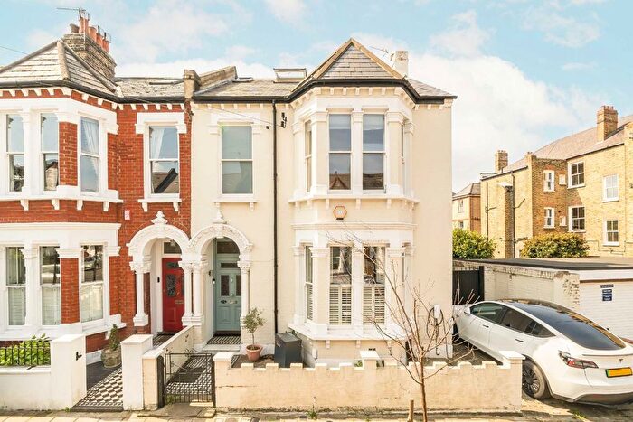 5 Bedroom Property To Rent In Shandon Road, Clapham, SW4