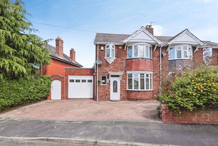 3 Bedroom Semi-Detached House For Sale In High Haden Road, Cradley Heath, B64