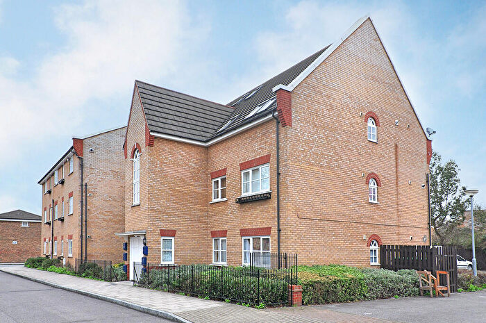 2 Bedroom Apartment To Rent In Alpine Grove, Hackney, E9