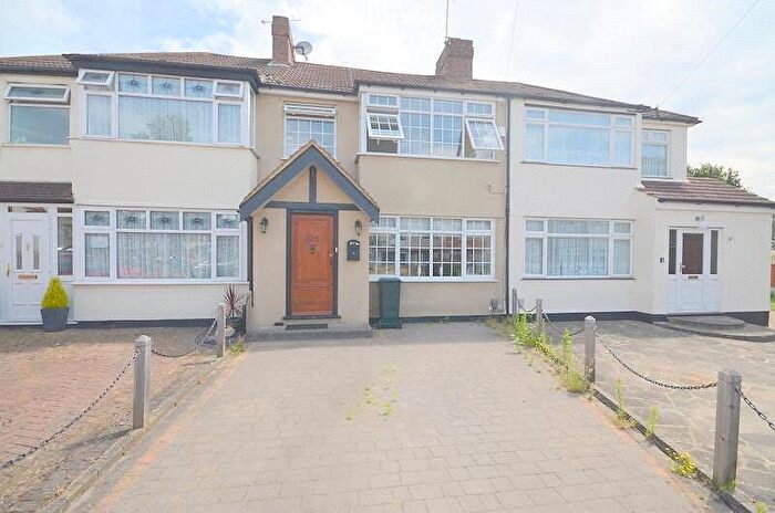 4 Bedroom Terraced House To Rent In Saunton Road, Hornchurch, Essex, RM12