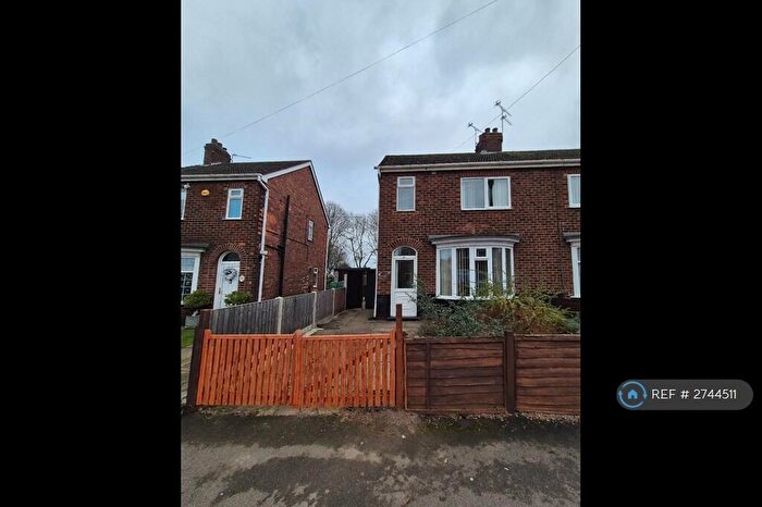 3 Bedroom Semi-Detached House To Rent In Warwick Road, Scunthorpe, DN16