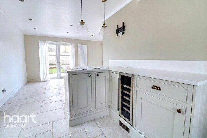 4 Bedroom Detached House For Sale In Cantors Way, Malmesbury, SN16