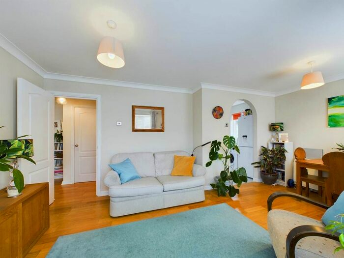 1 Bedroom Flat To Rent In Byron Drive, Northumberland Heath, Kent, DA8