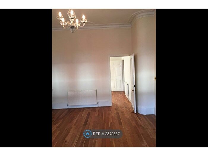 2 Bedroom Flat To Rent In Louisville Road, London, SW17