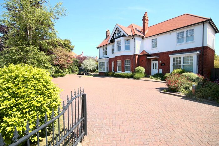 2 Bedroom Flat To Rent In West Avenue, Worthing, BN11