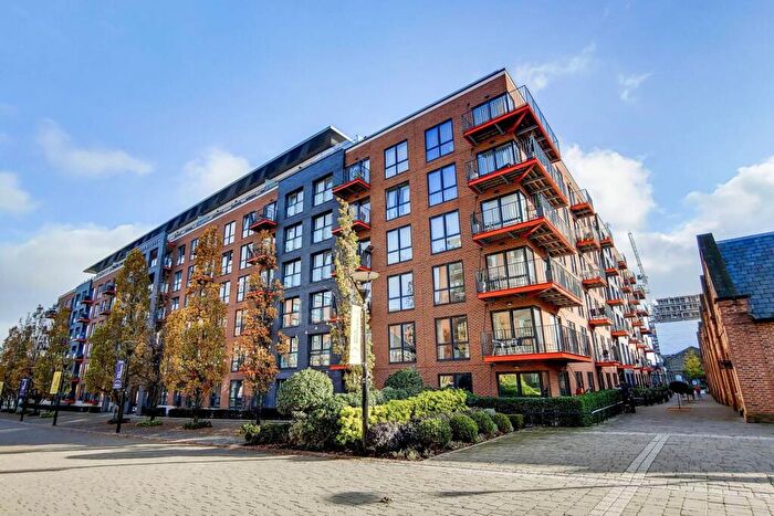 3 Bedroom Flat For Sale In Warehouse Court, Woolwich, London, SE18