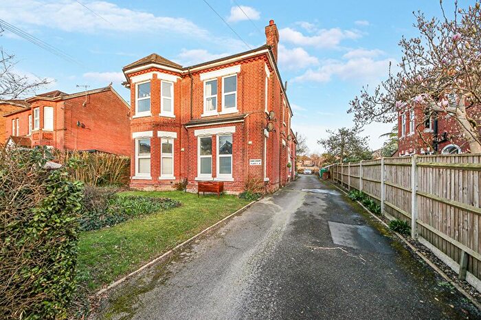 1 Bedroom Apartment For Sale In Cobbett Road, Bitterne Park, SO18