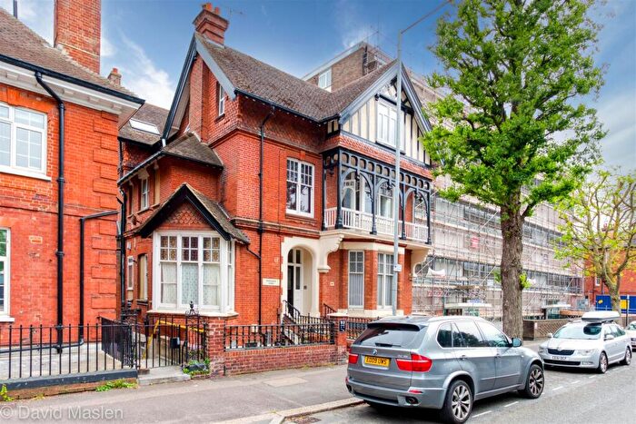 2 Bedroom Apartment To Rent In Cromwell Road, Hove, BN3