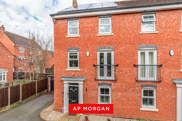 4 Bedroom Semi Detached House For Sale In Pitchcombe Close, Lodge Park, Redditch, B98