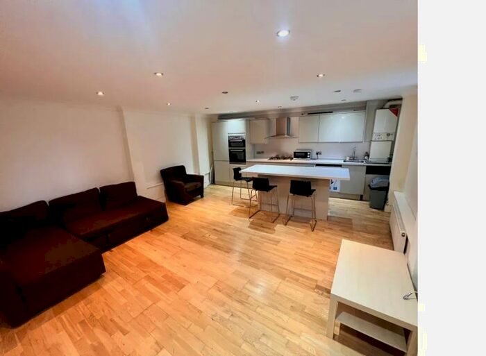 2 Bedroom Flat To Rent In Fonthill Road, Finsbury Park, N4
