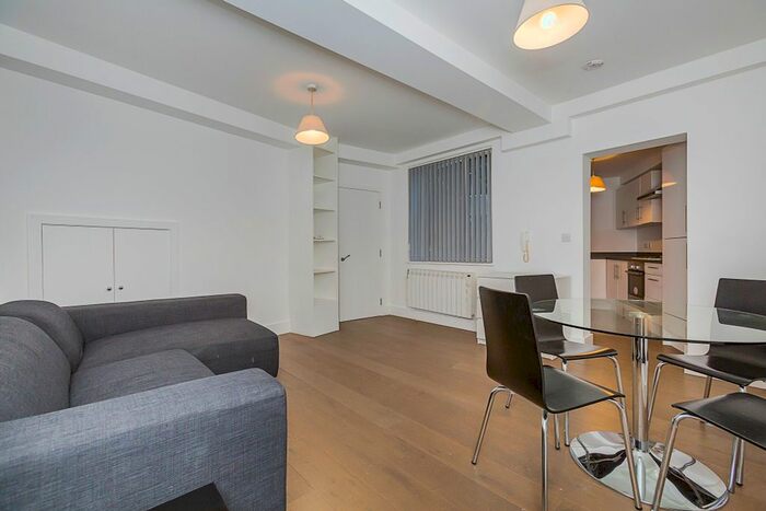 3 Bedroom Flat To Rent In Old Street, Shoreditch, EC1V
