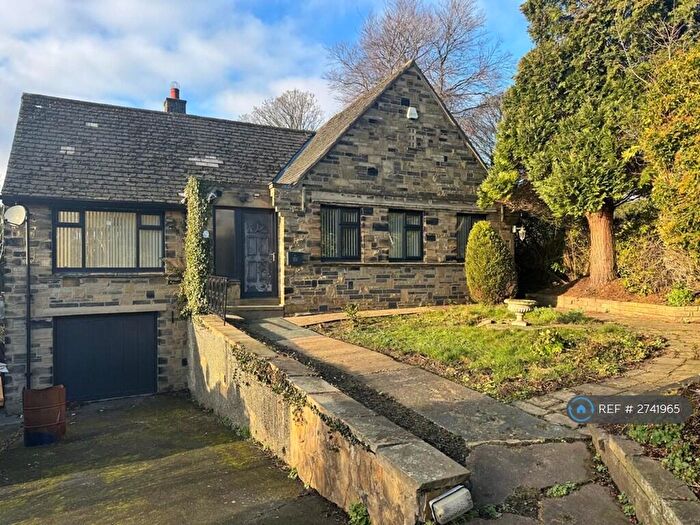 3 Bedroom Detached House To Rent In Malvern Road, Bradford, BD9