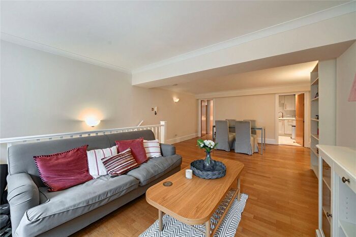 1 Bedroom Maisonette For Sale In Grange Yard, London, SE1
