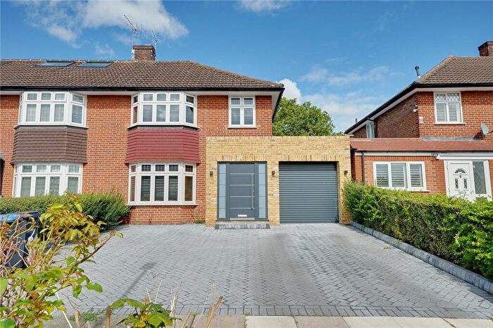 3 Bedroom Semi-Detached House For Sale In Lowther Drive, Enfield, EN2