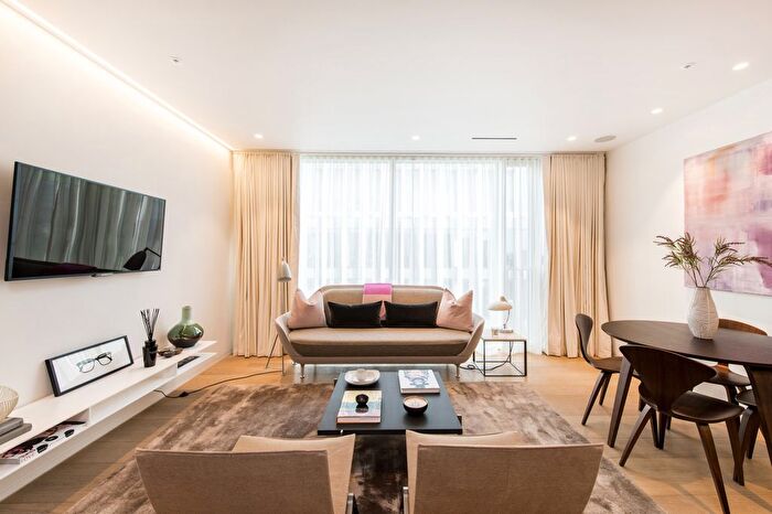 2 Bedroom Flat To Rent In Buckingham Palace Road, London, SW1W