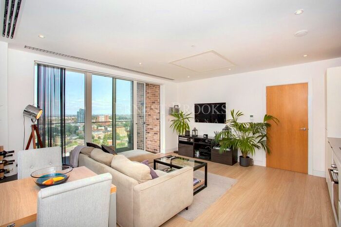 2 Bedroom Flat To Rent In Rainier Apartments, Cherry Orchard Road, Croydon, CR0