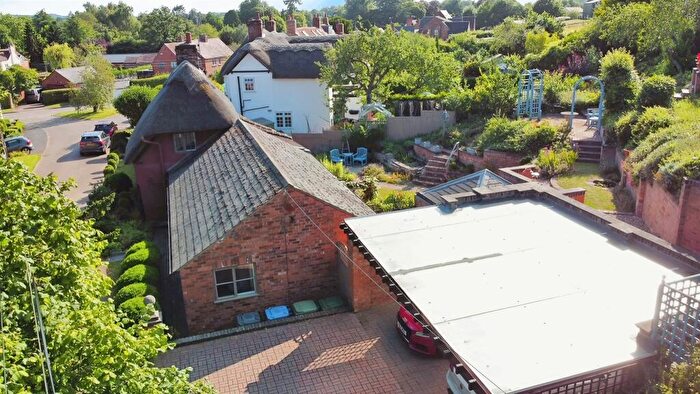 4 Bedroom Detached House For Sale In The Green, Ashorne, Warwick, CV35