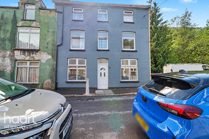 4 Bedroom End Of Terrace House To Rent In Carlyle Street, Abertillery, NP13