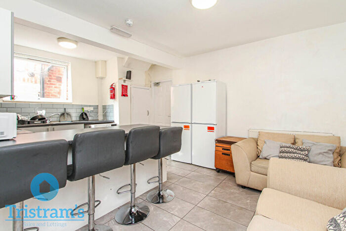 4 Bedroom Semi Detached House To Rent In Lower Road, Beeston, NG9