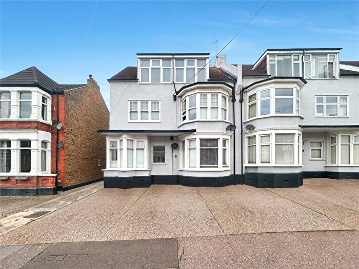 1 Bedroom Apartment For Sale In Palmerston Road, Westcliff-on-Sea, Essex, SS0