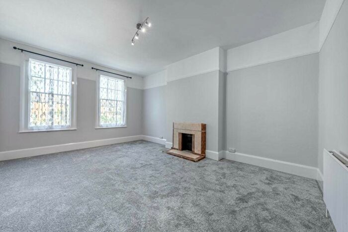 2 Bedroom Flat To Rent In Filey Avenue, London, N16