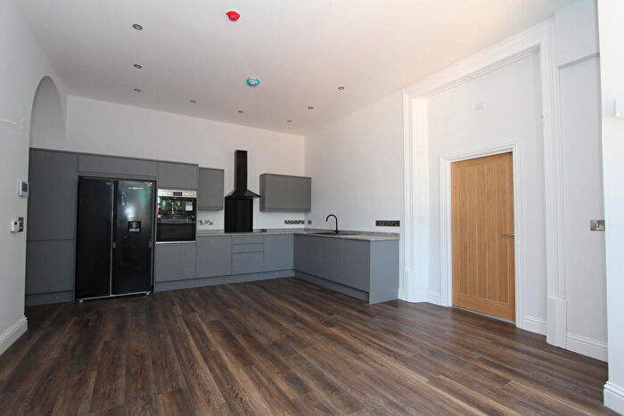 2 Bedroom Apartment To Rent In Apartment, Housley Manor, S35
