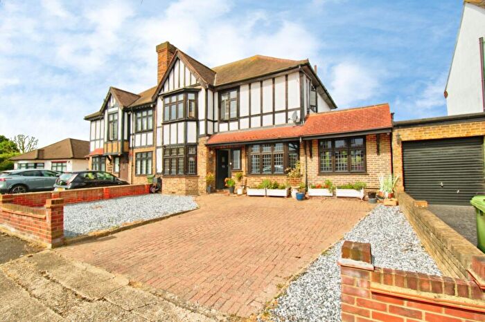 4 Bedroom Semi Detached House For Sale In Edward Close, Romford, RM2
