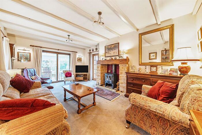 3 Bedroom Detached Bungalow For Sale In Forts Orchard, Chilthorne Domer, BA22