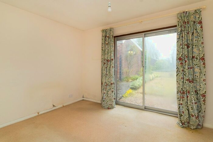 2 Bedroom Bungalow For Sale In Yeoman Gardens, Willesborough, Ashford, TN24