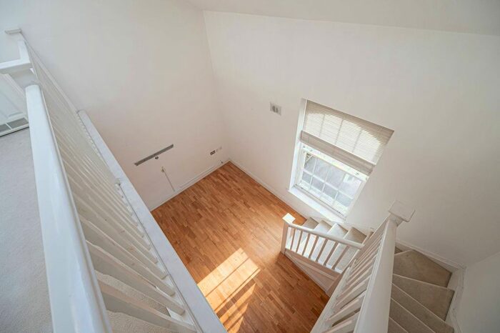 3 Bedroom Flat To Rent In Princess Park Manor, Friern Barnet, London, N11