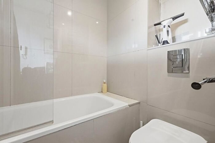 2 Bedroom Flat For Sale In Anderson Road, Hackney, E9 - Photo 12