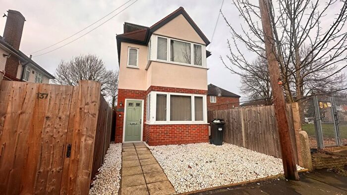 3 Bedroom Detached House For Sale In Shaftesbury Avenue, Feltham, TW14