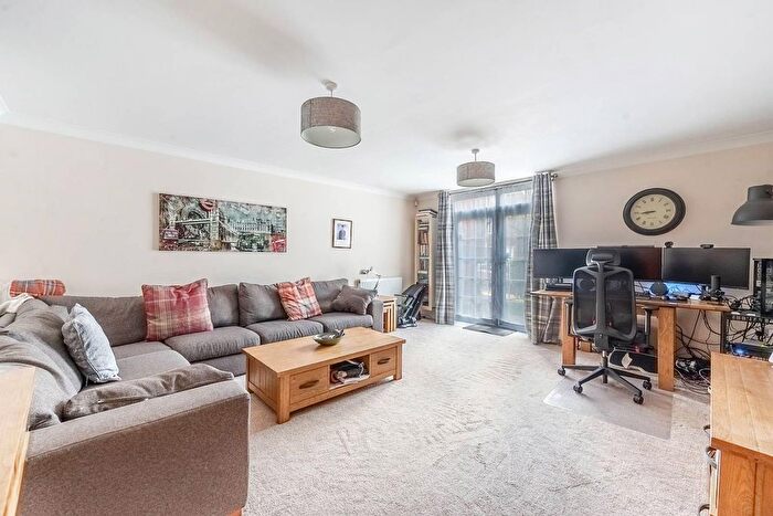 1 Bedroom Flat For Sale In Lady Aylesford Avenue, Stanmore, HA7