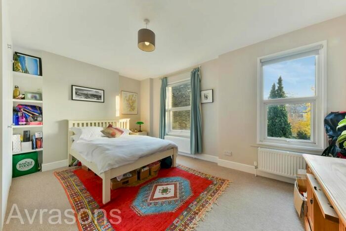 4 Bedroom Flat To Rent In Bonnington Square, London, SW8