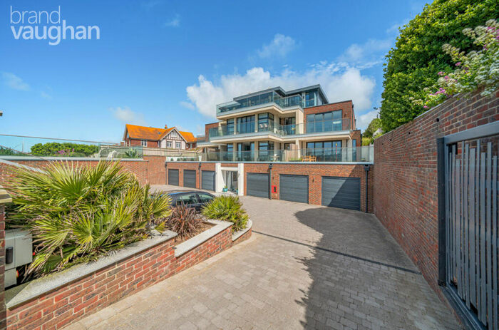 2 Bedroom Flat To Rent In Flat, Aqua Vista, Marine Drive, Rottingdean, Brighton, BN2