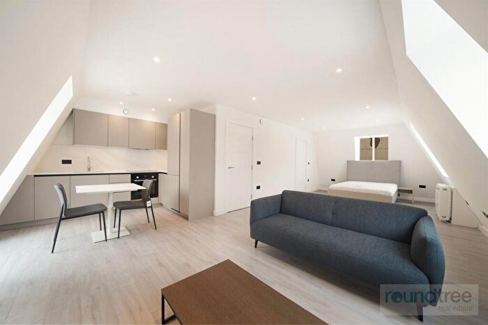 Flat To Rent In Church Road, Hendon, NW4