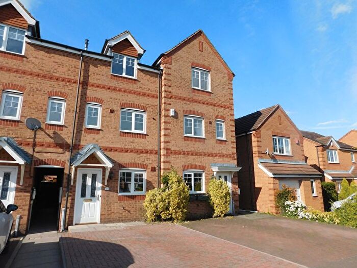 3 Bedroom Town House To Rent In Kilton Avenue, Mansfield, NG18